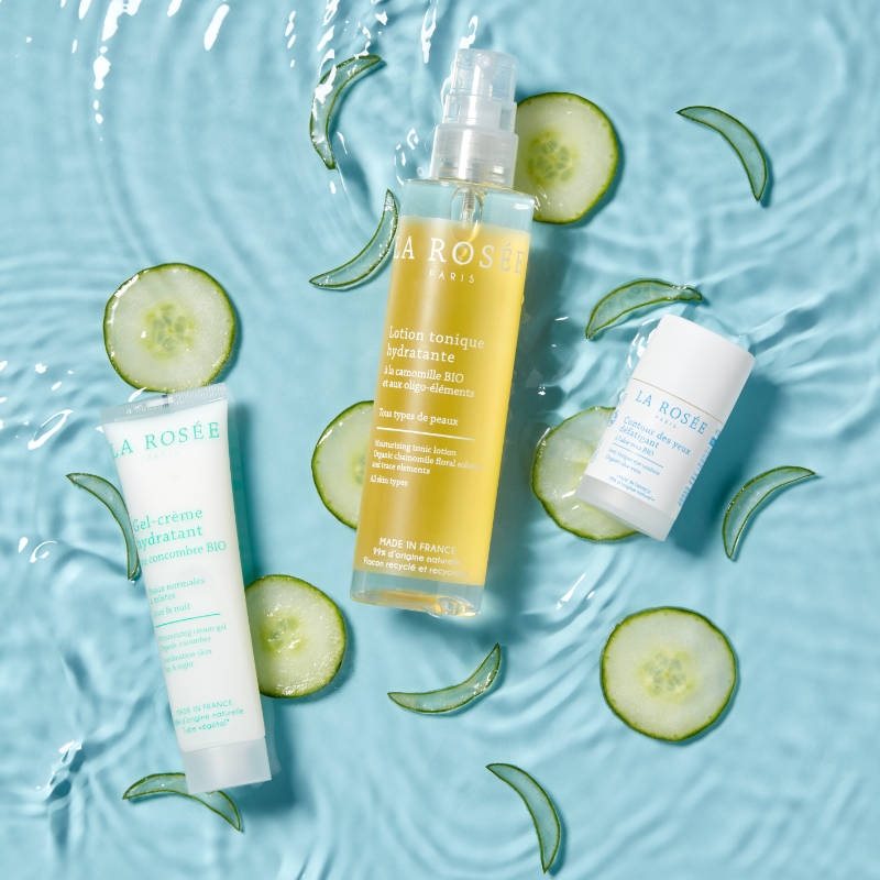 Produits La Rosée sur fond aquatique et concombres